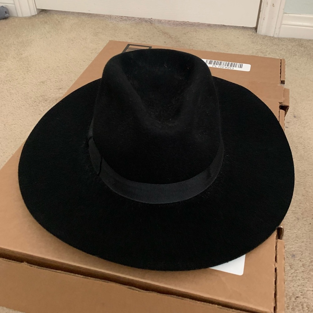 Black Fedora… NEVER WORN WITH TAGS